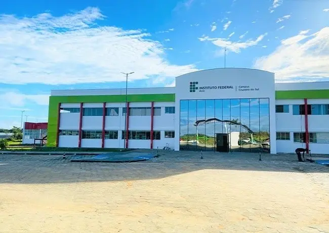 Ifac vai pagar auxílio emergencial a estudantes atingidos por enchentes no Juruá